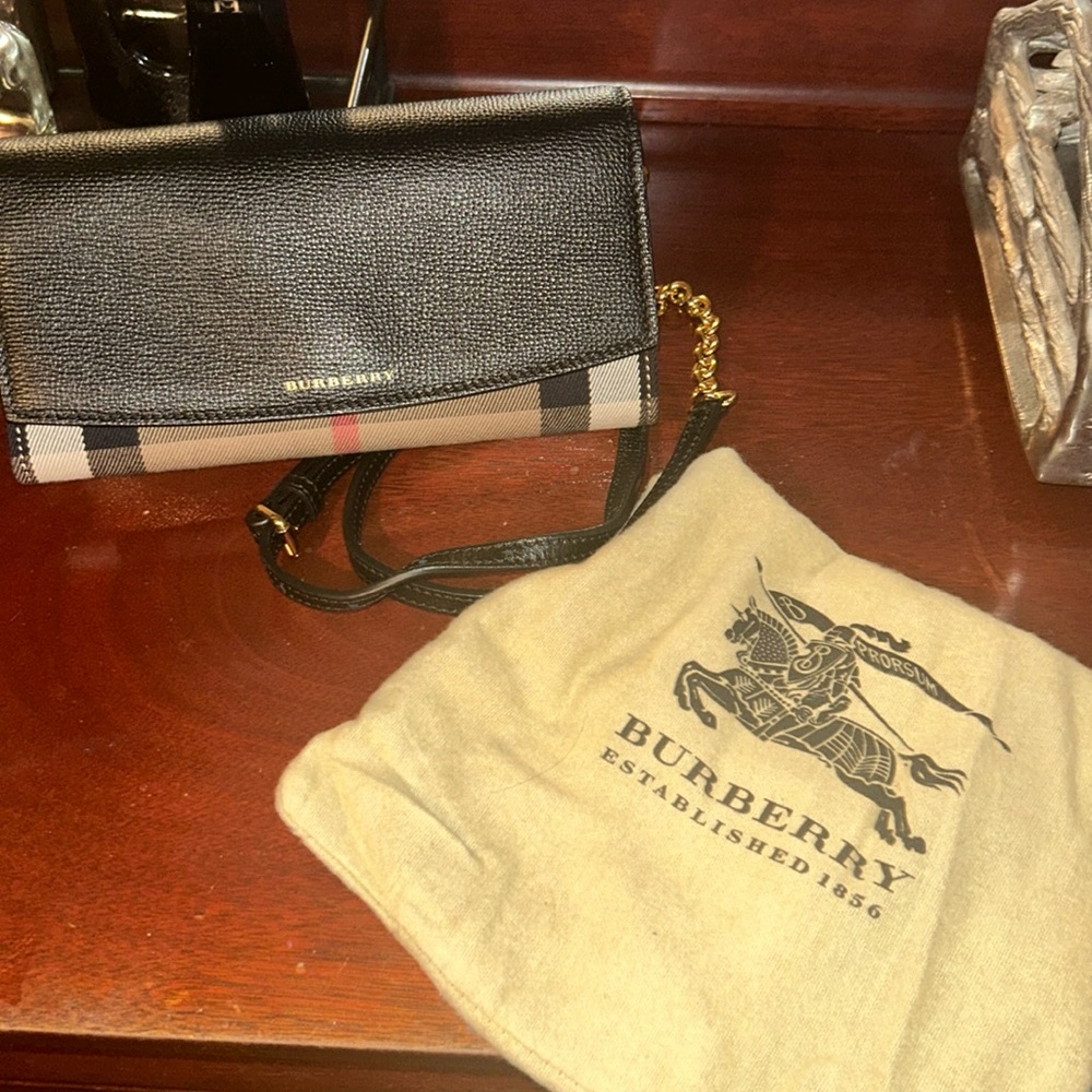 Burberry crossbody worn twice